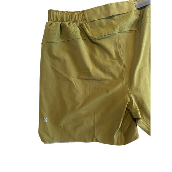 Lululemon Olive Green Men’s Lined Running Shorts 4” Medium Athletic Gym Wear - Picture 4 of 9